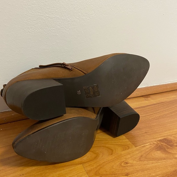 Steve Madden Julius Ankle Bootie - Picture 7 of 8